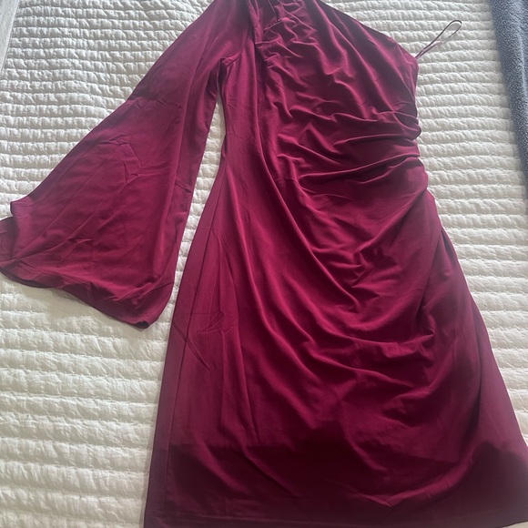 Vici One-Shoulder Burgundy Dress - Picture 2 of 4